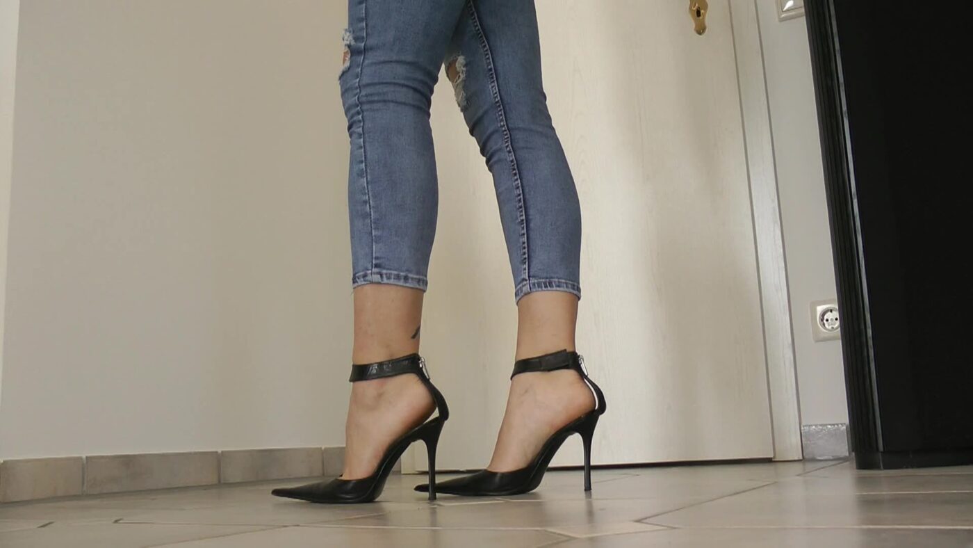 Lady Katharina in Jeans And Sexy Stilettos