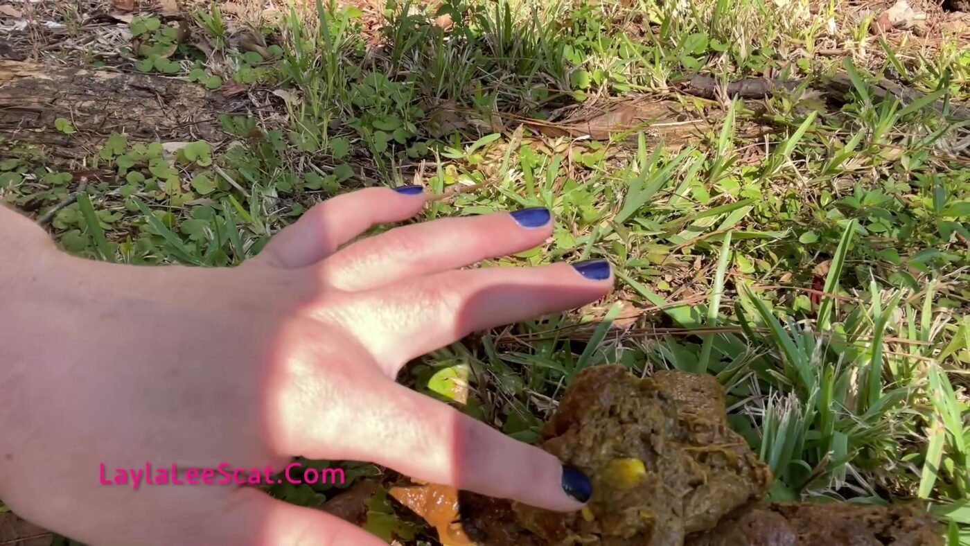Layla Lee’s Scat – Layla’s FIRST Outdoor Poop