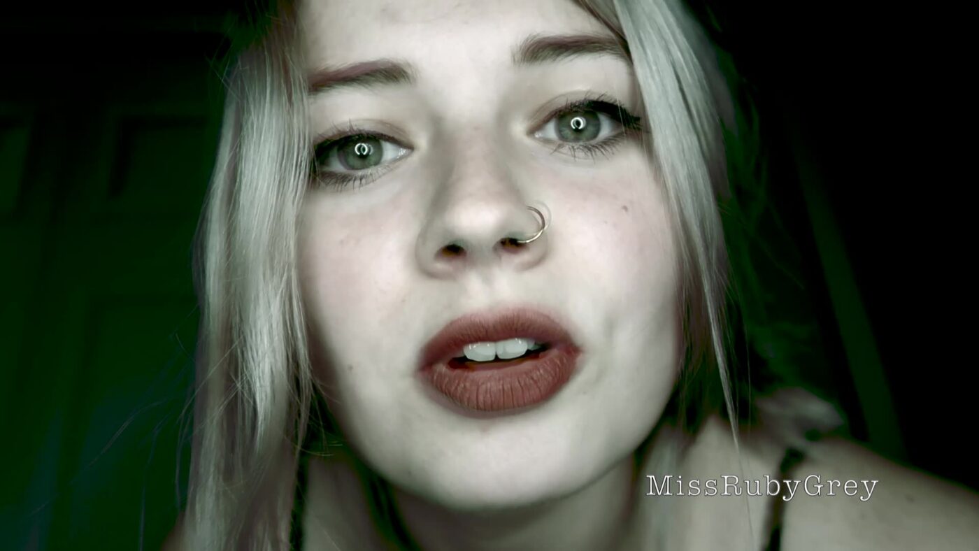 Miss Ruby Grey – Spit Slave