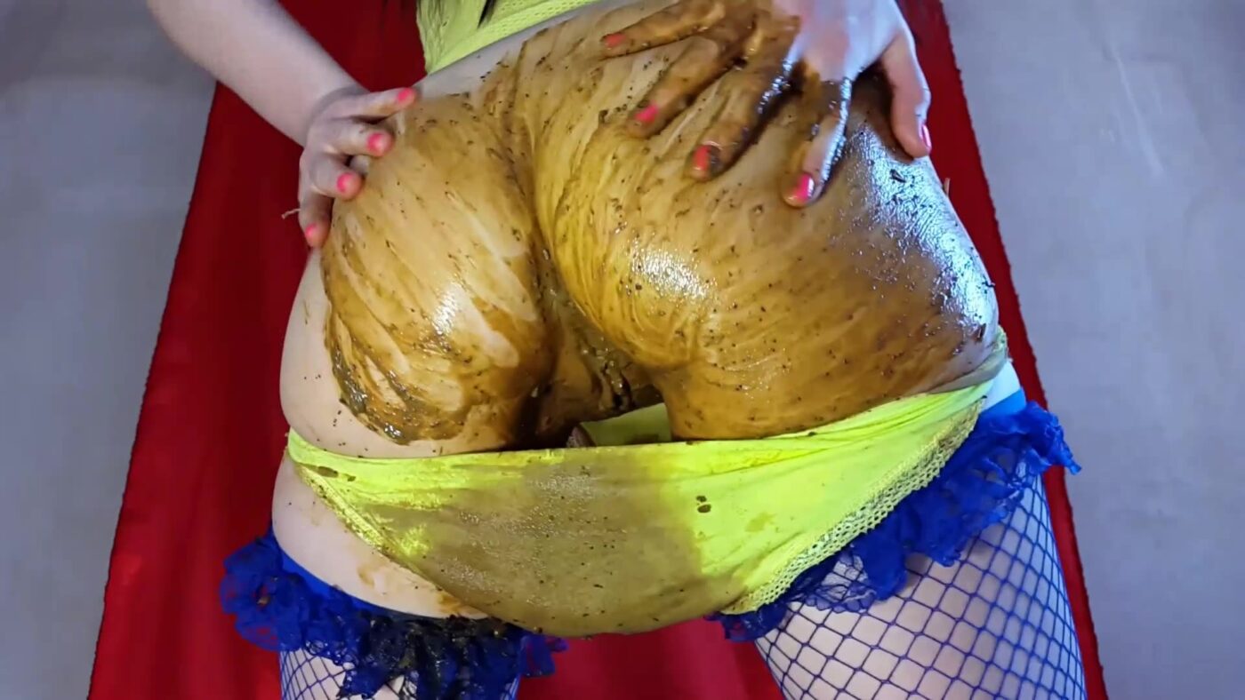 Anna Coprofield HolyShit in Dirty Yellow Panties