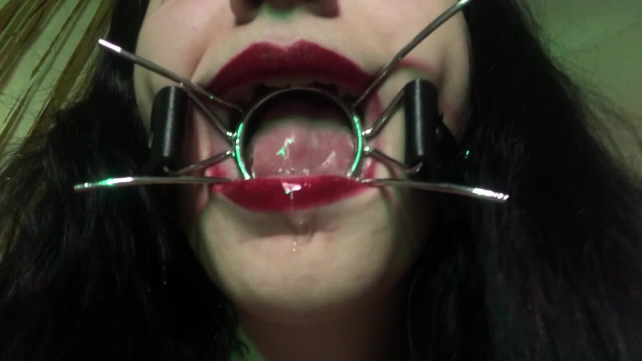 Actress: dominatrixvera. Title and Studio: Tongue Worship Drool With Spider Gag