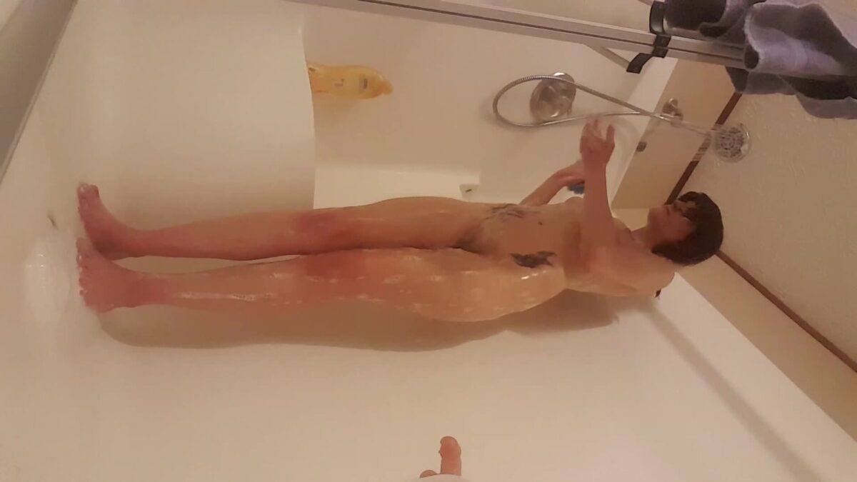 FrostyPrincess – Sucking And Showering