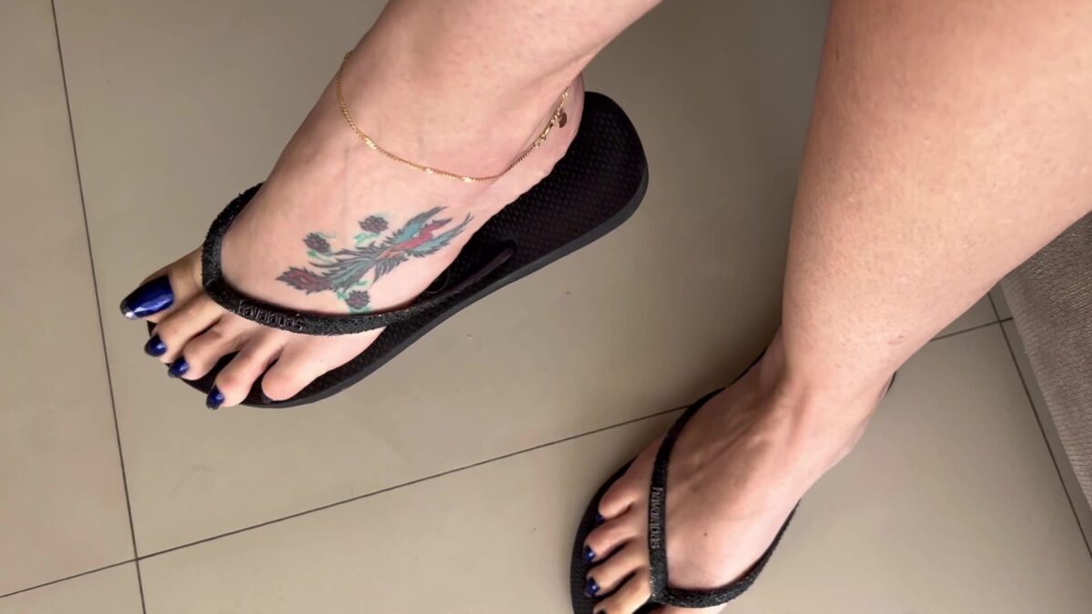 Goddess Grazi – Do You Like Big Toenails