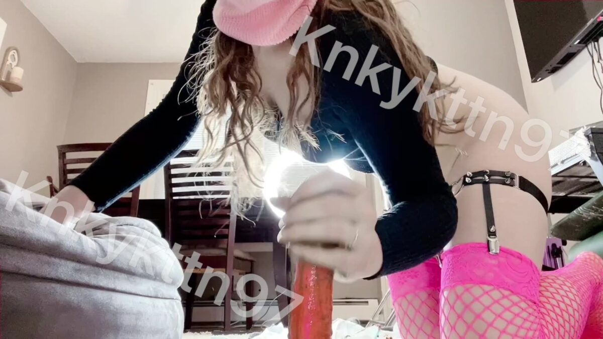 KnkyKttn97 – Toilet POV smearing